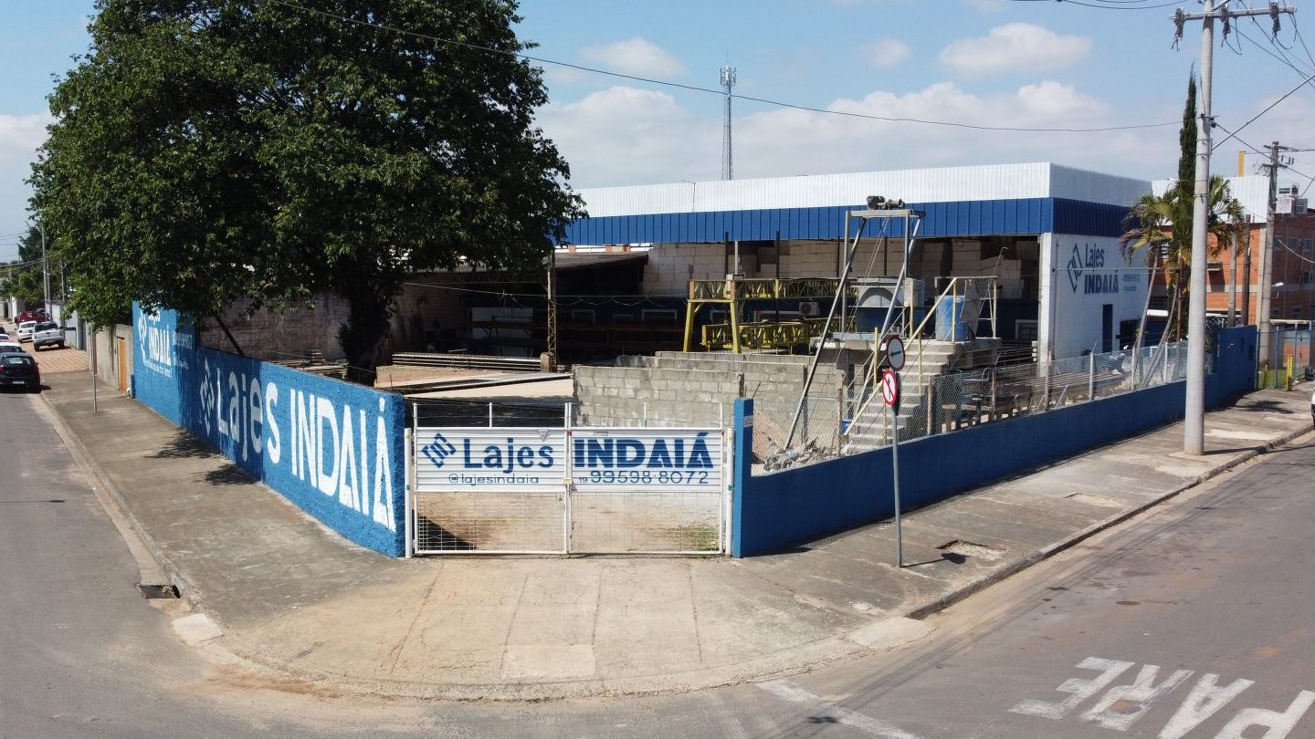 Fachada da fábrica da Lajes Indaiá